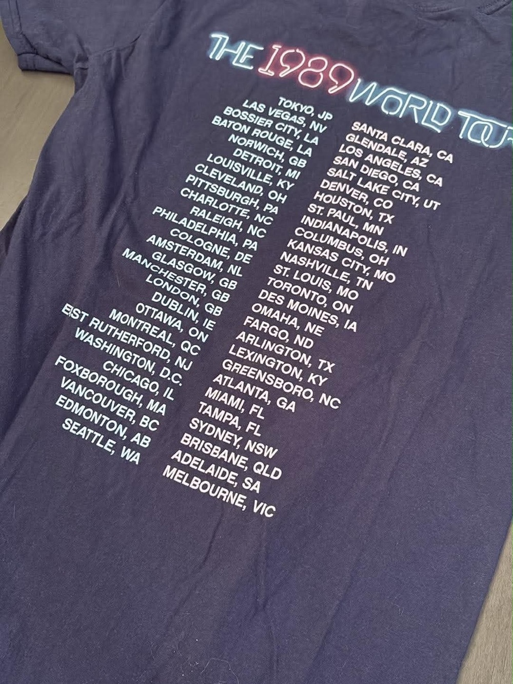 Taylor Swift 1989 World Tou Graphic Tee - Navy Small View 3